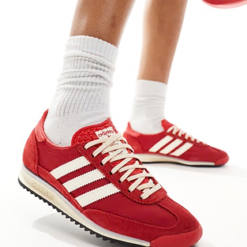 *SOLD* Woman’s Adidas Sl 72